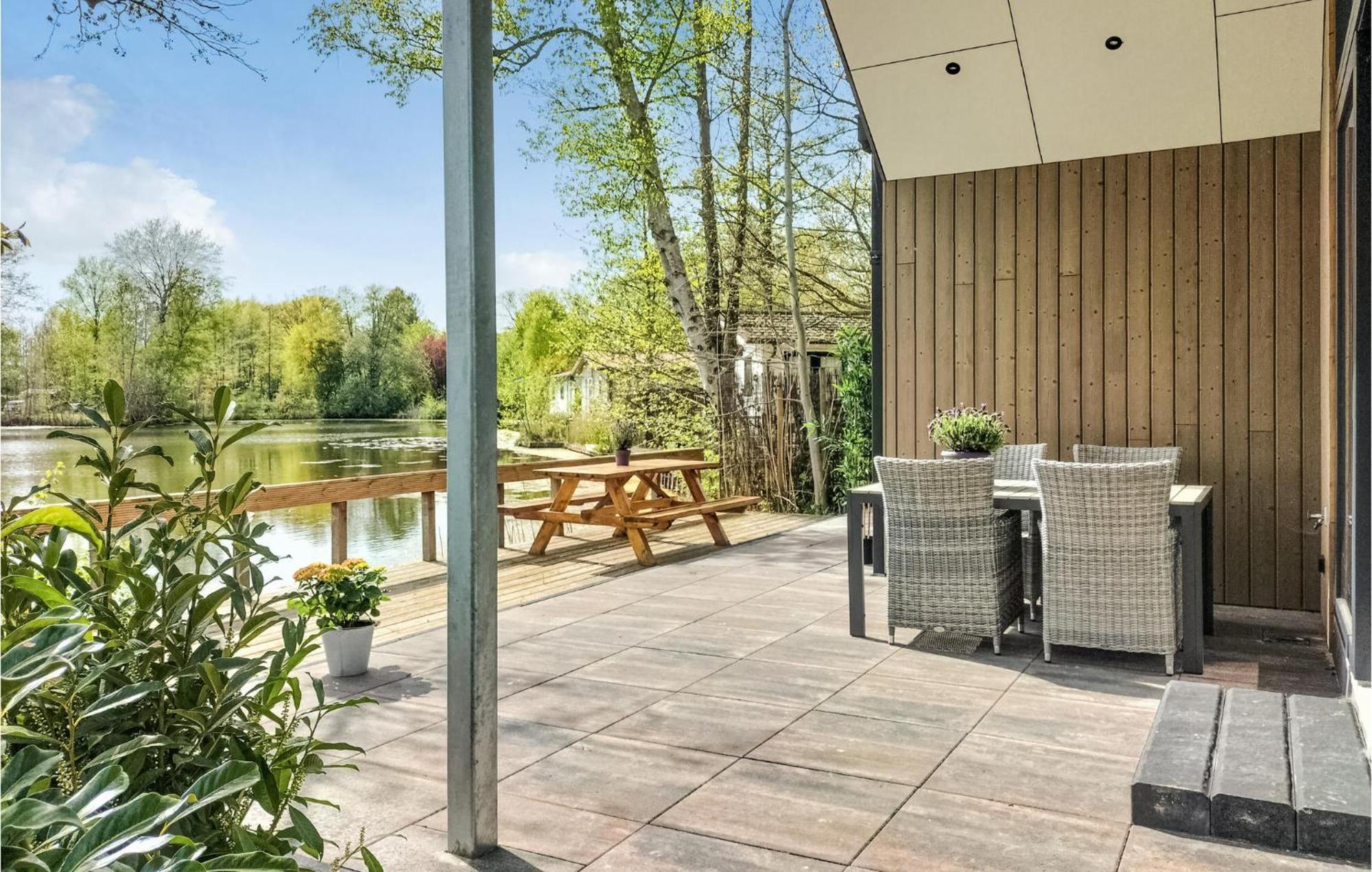 Cozy Home In Oosterwolde With Sauna Exterior foto